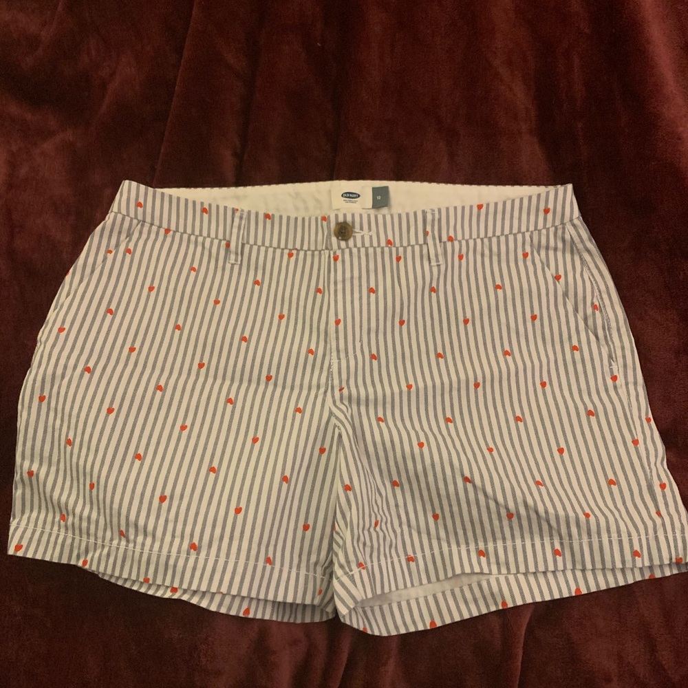 Khaki material heart shorts